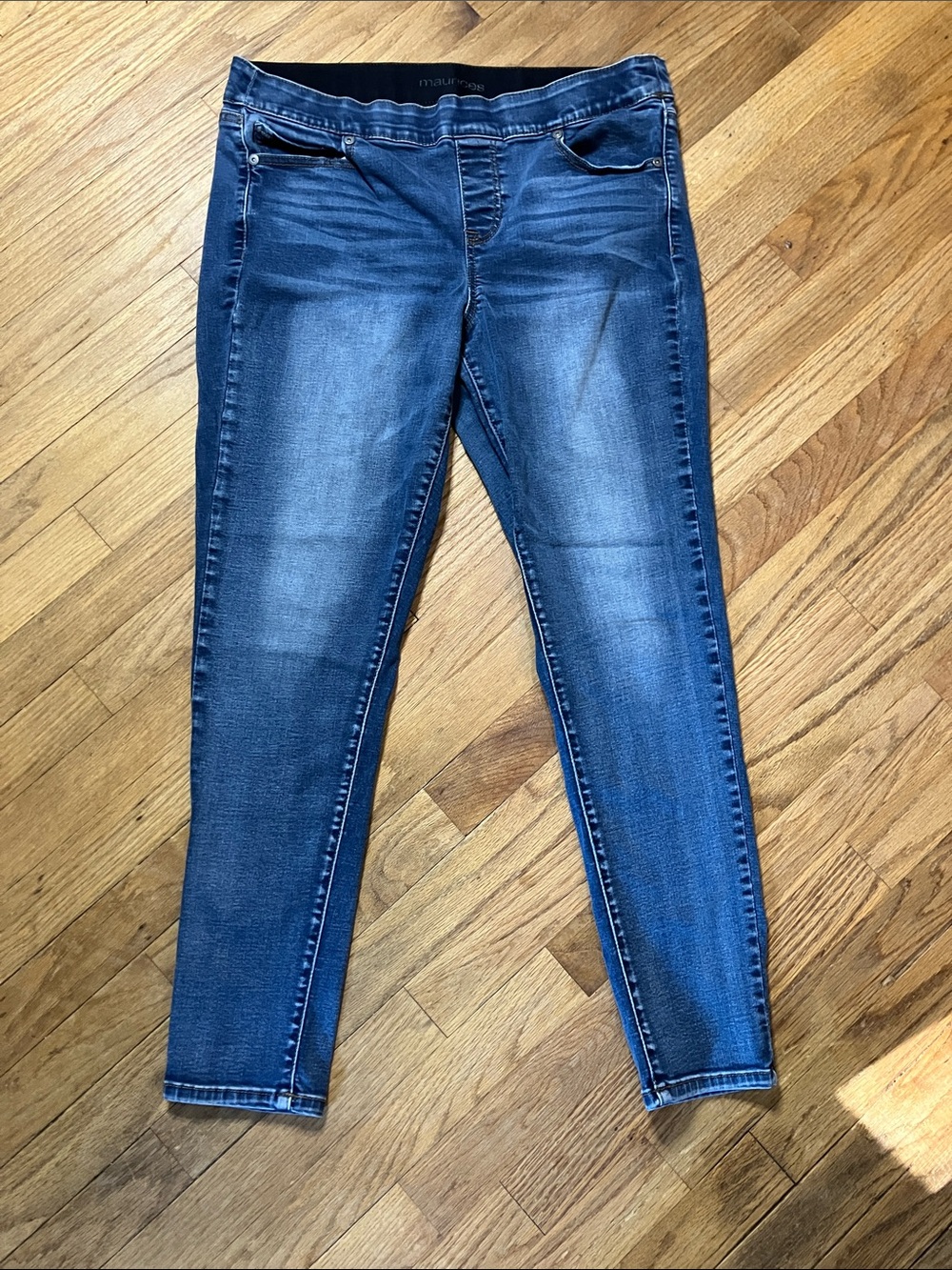 Maurices Dark Wash High-Rise Elastic Waistband Skinny jeans - Size Large Short